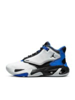 Кроссовки женские Jordan Max Aura 4 (Gs) (DQ8404-104)